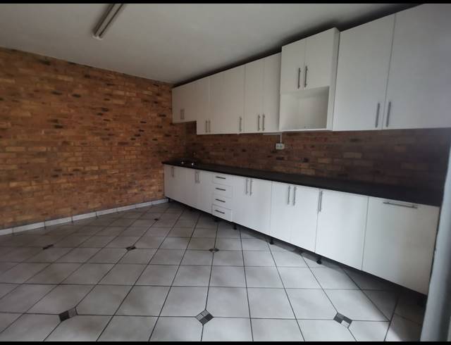 1,600M² FACTORY TO LET IN GERMISTON INDUSTRIAL